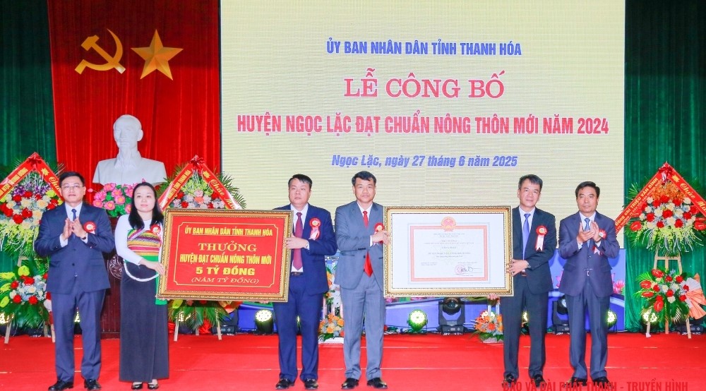 Lễ công bố huyện Ngọc Lặc đạt chuẩn nông thôn mới