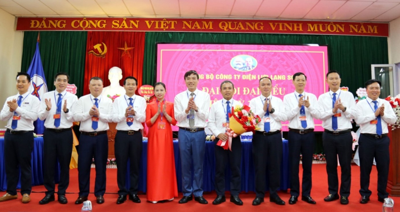 Ban Chấp hành Đảng bộ Công ty Điện lực Lạng Sơn nhiệm kỳ 2025 - 2030 ra mắt đại hội