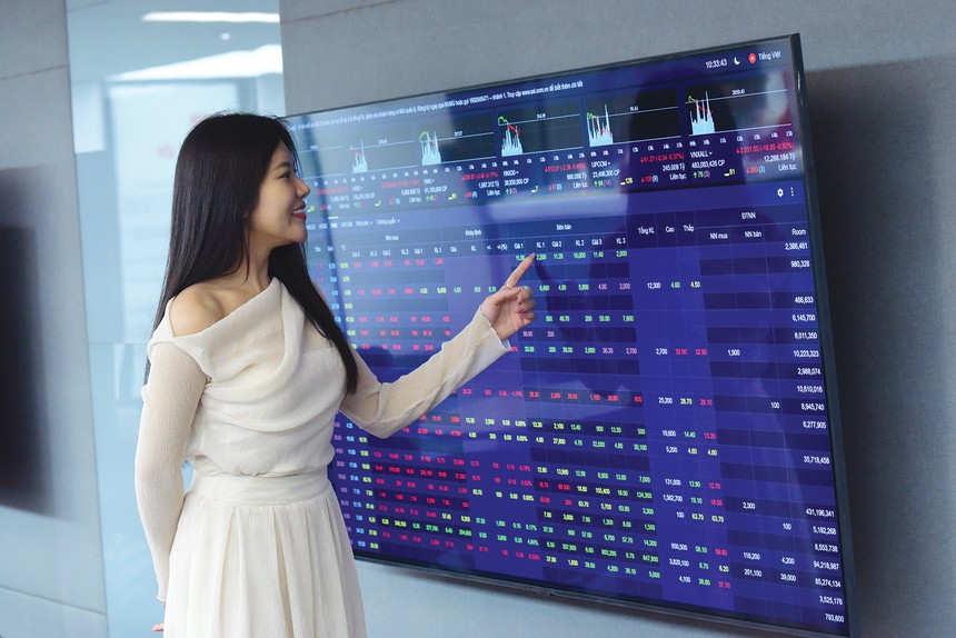 Chứng khoán phiên chiều 27/6: VN-Index vượt mốc 1.370 điểm nhờ lực đẩy từ MSN và nhóm cổ phiếu bluechip