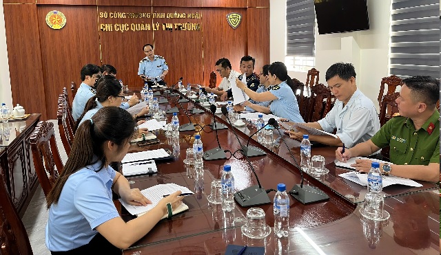 Hội đồng tiêu huỷ tang vật vi phạm hành chính tỉnh Quảng Ngãi họp bàn công tác tiêu huỷ. Ảnh: QLTT QN Hội đồng tiêu huỷ tang vật vi phạm hành chính tỉnh Quảng Ngãi họp bàn công tác tiêu huỷ. Ảnh: QLTT QN