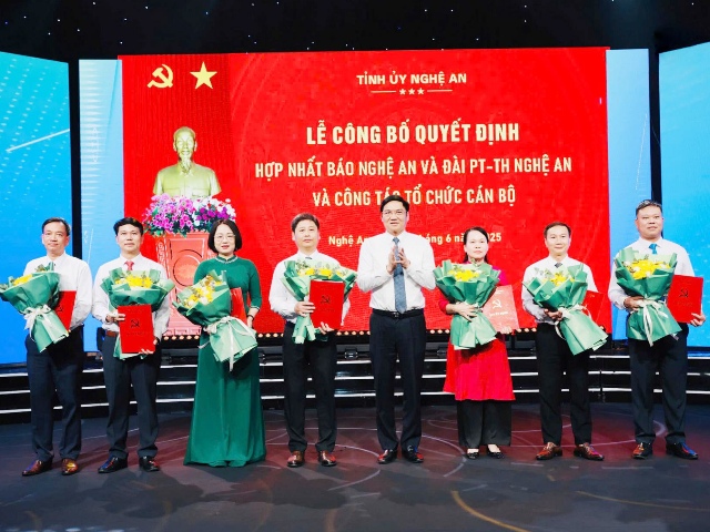 Nghệ An công bố quyết định hợp nhất Báo Nghệ An và Đài Phát thanh - Truyền hình Nghệ An