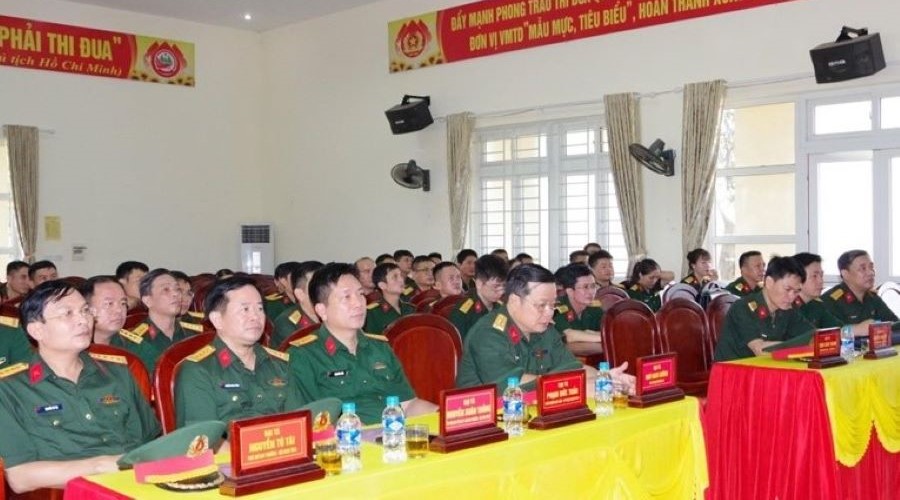 Đại biểu tham gia lắng nghe kết luận.