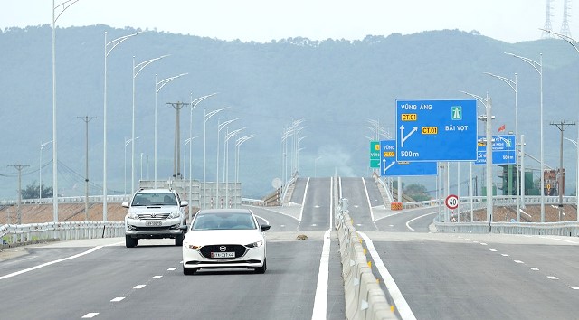 Người dân tham gia giao thông trên tuyến cao tốc cần lưu ý