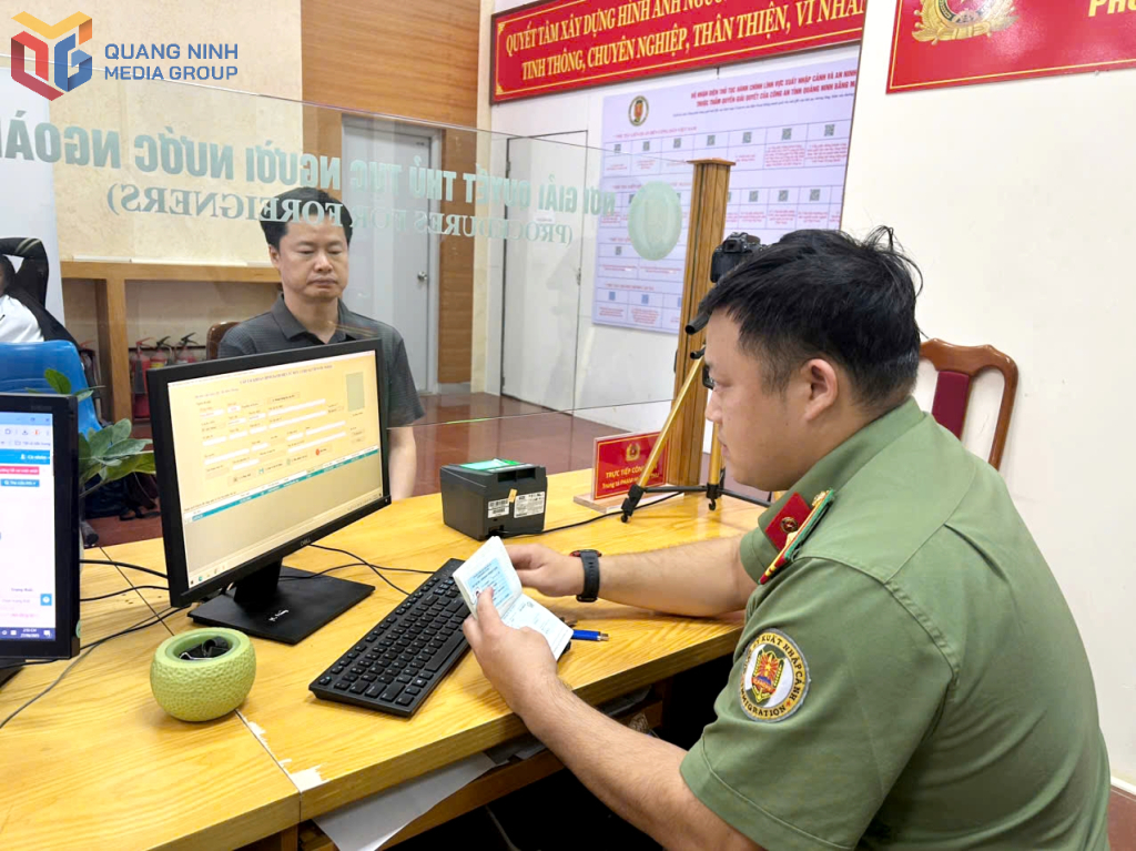 Quảng Ninh thu nhận hồ sơ cấp định danh điện tử mức độ 2 cho người nước ngoài từ ngày 1/7