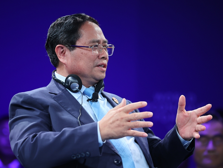 Thủ tướng chia sẻ Việt Nam vẫn đặt mục tiêu tăng trưởng từ 8% trong năm 2025 và hai con số trong những năm tới. Thủ tướng khẳng định điều này đòi hỏi nỗ lực rất lớn và cũng là thách thức trong bối cảnh hiện nay, nhưng Việt Nam có các cơ sở, nền tảng để thực hiện - Ảnh: VGP/Nhật Bắc Thủ tướng chia sẻ Việt Nam vẫn đặt mục tiêu tăng trưởng từ 8% trong năm 2025 và hai con số trong những năm tới. Thủ tướng khẳng định điều này đòi hỏi nỗ lực rất lớn và cũng là thách thức trong bối cảnh hiện nay, nhưng Việt Nam có các cơ sở, nền tảng để thực hiện - Ảnh: VGP/Nhật Bắc