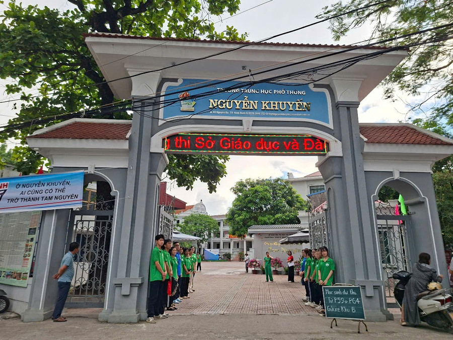 Trường THPT Nguyễn Khuyến (TP Nam Định) Trường THPT Nguyễn Khuyến (TP Nam Định)