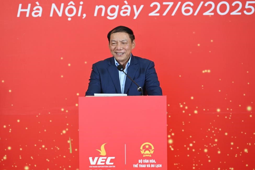 Bộ trưởng Bộ Văn hóa, Thể thao và Du lịch Nguyễn Văn Hùng, Trưởng Ban tổ chức Triển lãm đánh giá cao những nỗ lực không ngừng nghỉ của Tập đoàn Vingroup để có một công trình tầm cỡ, nằm trong top 10 thế giới