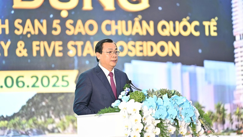 Ông Nguyễn Trùng Khánh, Cục trưởng Cục Du lịch Quốc gia Việt Nam Ông Nguyễn Trùng Khánh, Cục trưởng Cục Du lịch Quốc gia Việt Nam