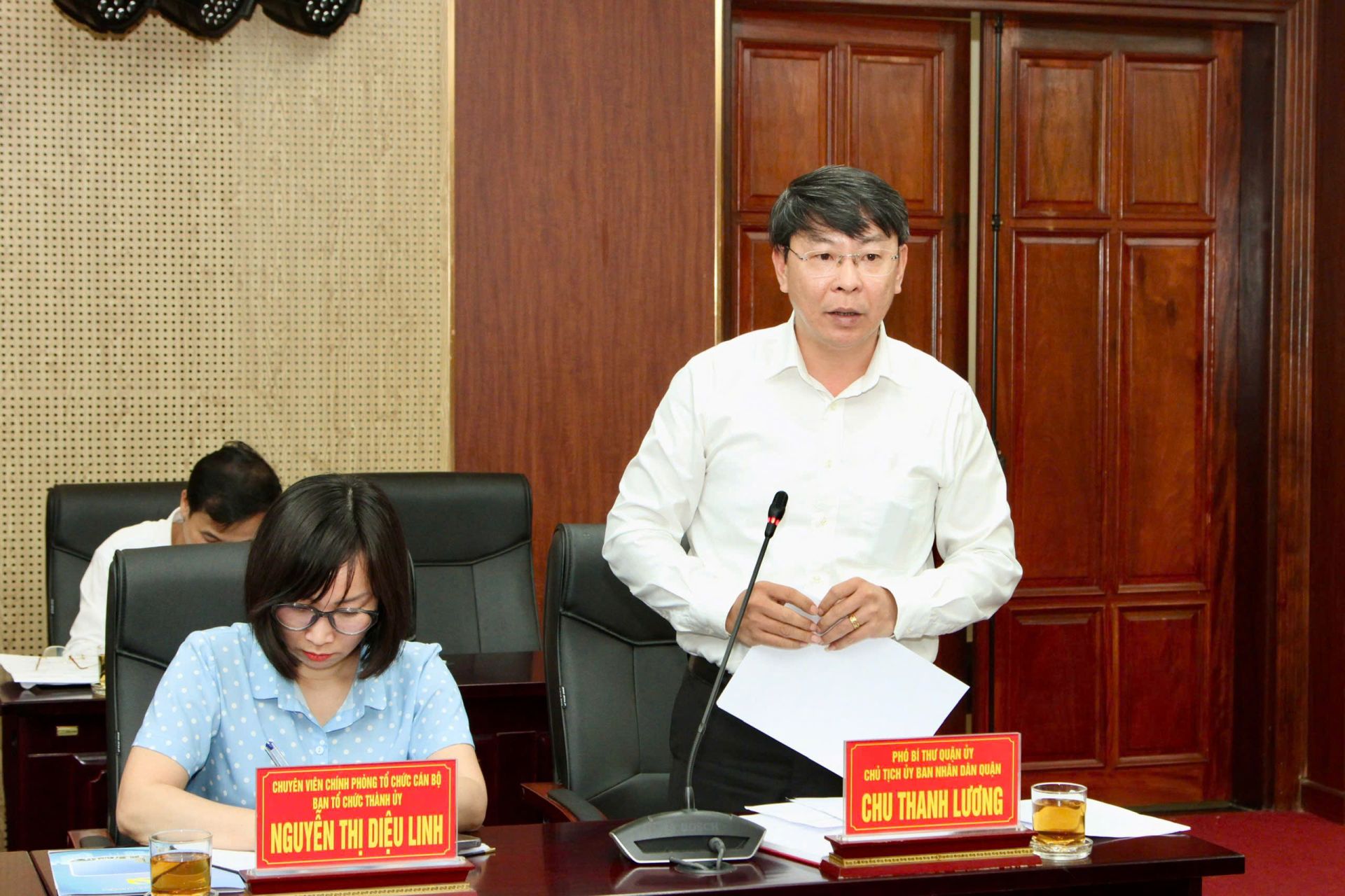 Đồng chí Chu Thanh Lương, Phó Bí thư Quận ủy, Chủ tịch UBND quận Ngô Quyền phát biểu tại Hội nghị. Đồng chí Chu Thanh Lương, Phó Bí thư Quận ủy, Chủ tịch UBND quận Ngô Quyền phát biểu tại Hội nghị.