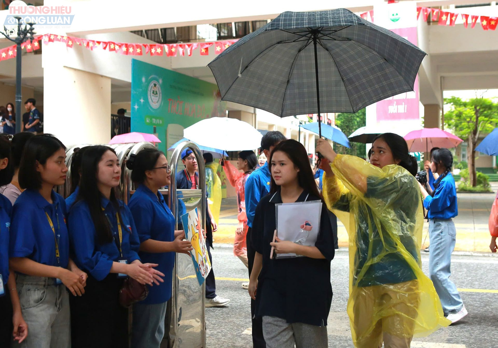 Những khoảnh khắc đẹp mùa thi