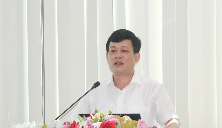 Nguyễn Tuấn Hòa, Phó Giám đốc phụ trách Trung tâm Phục vụ hành chính công tỉnh phát biểu tại hội nghị. Nguyễn Tuấn Hòa, Phó Giám đốc phụ trách Trung tâm Phục vụ hành chính công tỉnh phát biểu tại hội nghị.