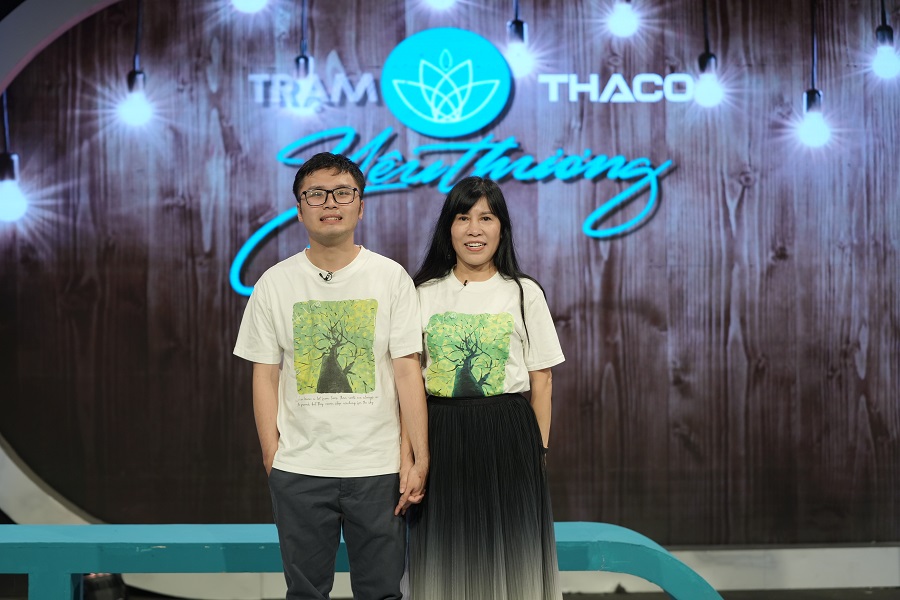 Chị Nguyễn Thị Mai Anh và con trai Nguyễn Trung Hiếu