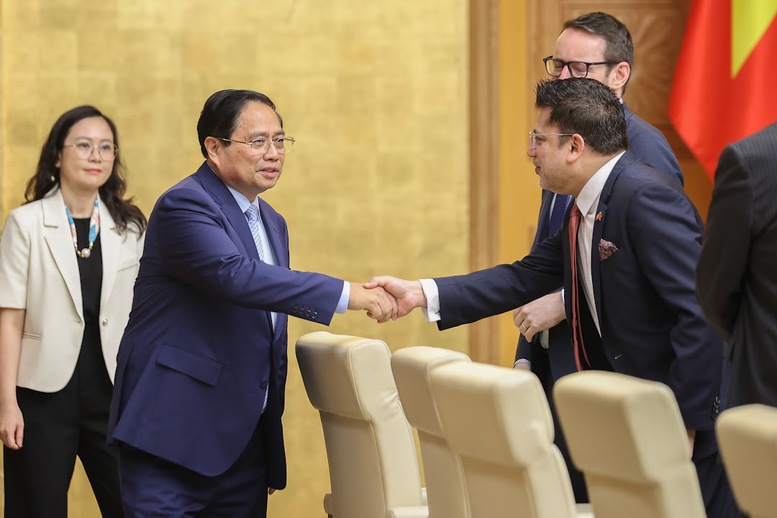 Thủ tướng Phạm Minh Chính hoan nghênh các doanh nghiệp Anh quốc tham dự Tọa đàm - Ảnh: VGP/Nhật Bắc Thủ tướng Phạm Minh Chính hoan nghênh các doanh nghiệp Anh quốc tham dự Tọa đàm - Ảnh: VGP/Nhật Bắc