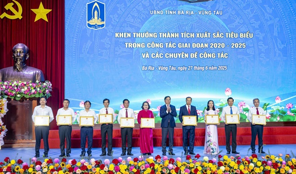 Tỉnh Bà Rịa - Vũng Tàu khen thưởng cho các Đảng bộ đạt thành tích tiêu biểu