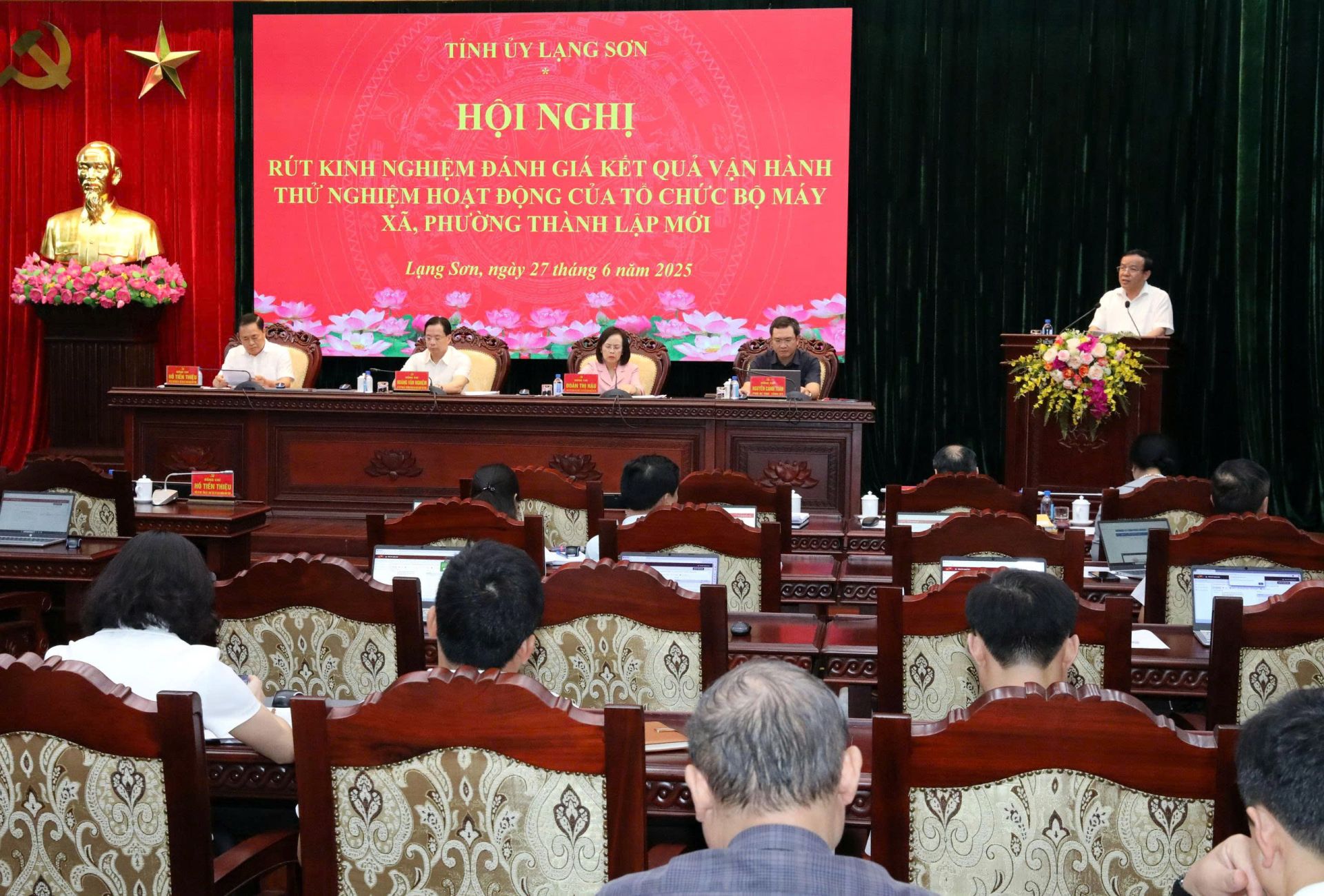 Quang cảnh hội nghị Quang cảnh hội nghị