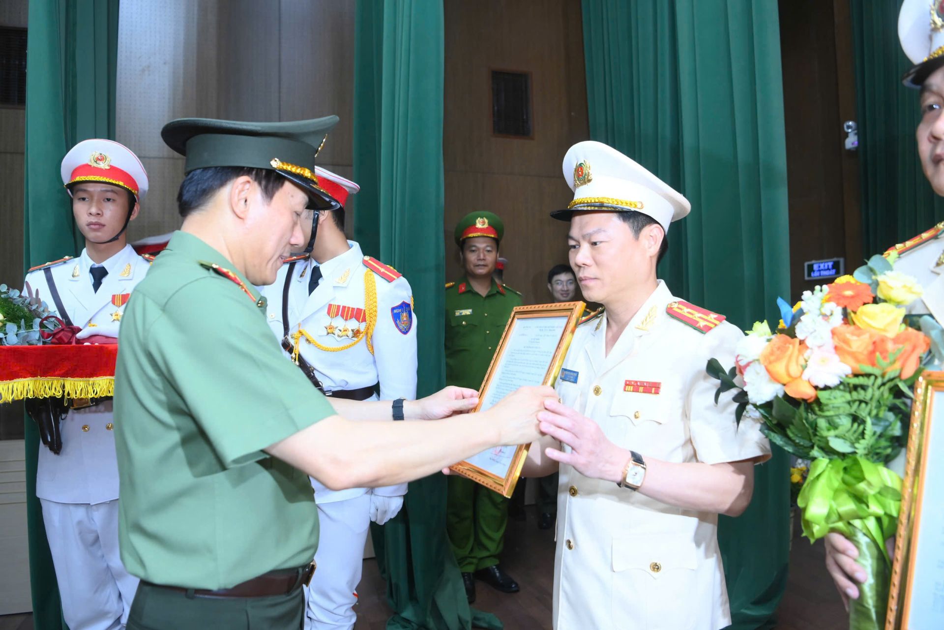 Đại tá Nguyễn Hữu Mạnh giữ chức vụ Giám đốc Công an tỉnh Ninh Bình mới