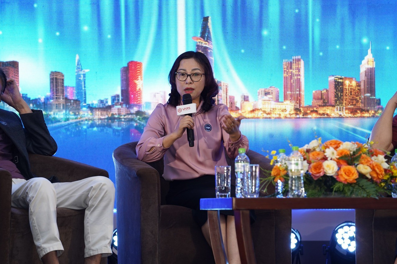 Bà Tống Thị Hạnh – Cục trưởng Cục Quản lý nhà và thị trường bất động sản (Bộ Xây dựng) Bà Tống Thị Hạnh – Cục trưởng Cục Quản lý nhà và thị trường bất động sản (Bộ Xây dựng)