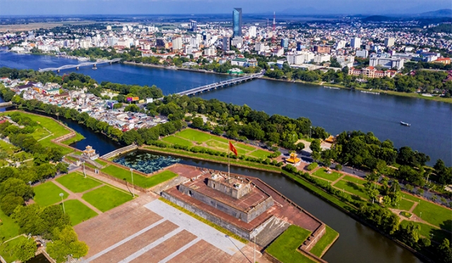 Huế: Công bố danh sách Bí thư, Chủ tịch UBND 40 phường, xã trên địa bàn sẽ vào hoạt động từ ngày 1/7/2025