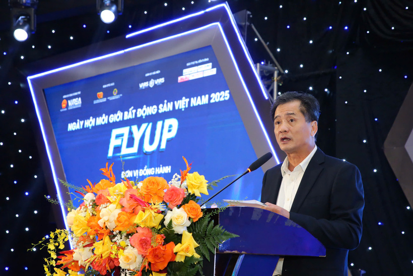 TS Nguyễn Văn Đính, Phó Chủ tịch Hiệp hội Bất động sản Việt Nam, Chủ tịch Hội Môi giới bất động sản Việt Nam (VARS) TS Nguyễn Văn Đính, Phó Chủ tịch Hiệp hội Bất động sản Việt Nam, Chủ tịch Hội Môi giới bất động sản Việt Nam (VARS)