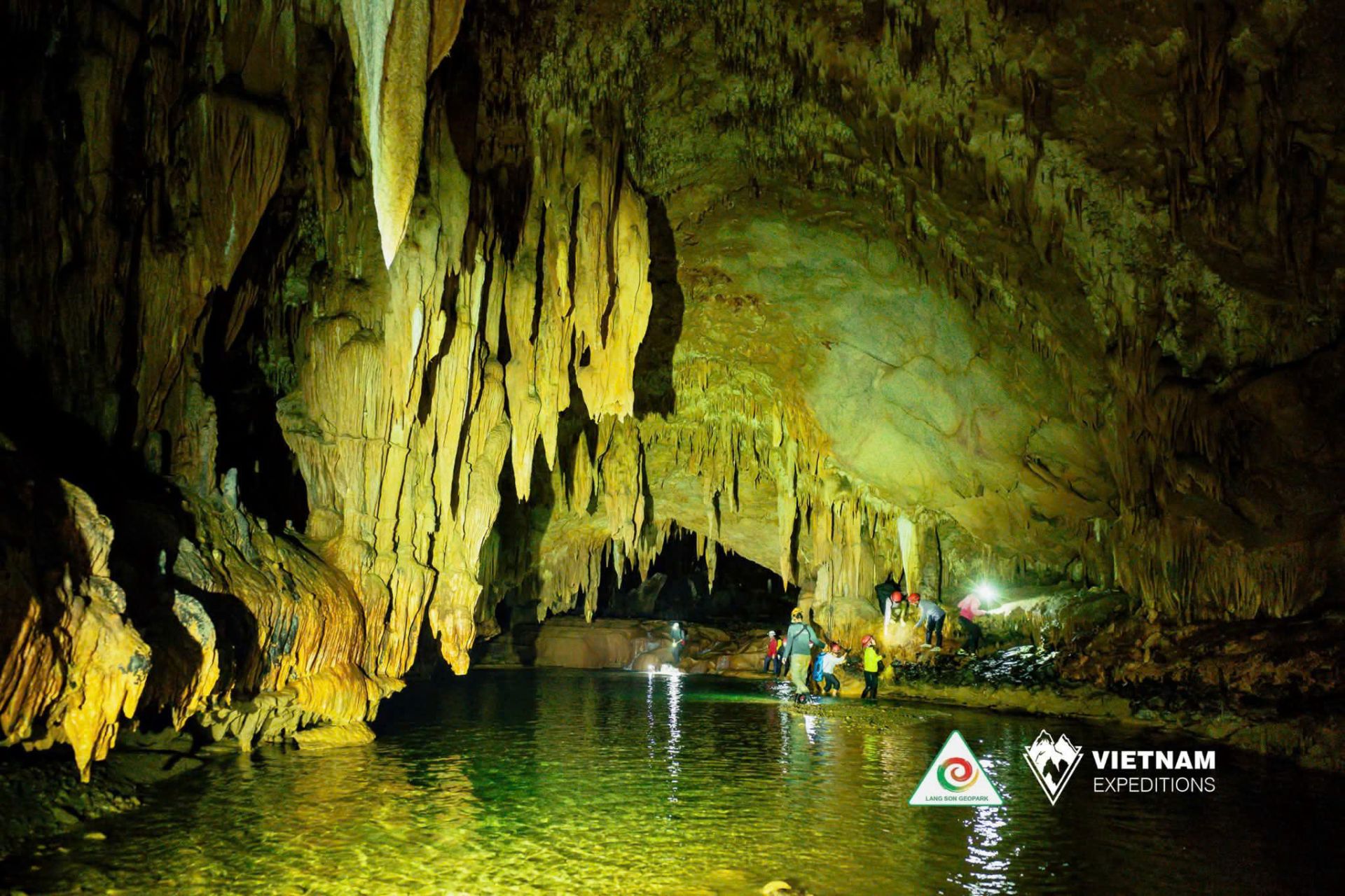 Hệ thống hang động phong phú, đa dạng, độc đáo sẽ là điểm thu hút du khách khám phá Công viên địa chất toàn cầu UNESCO Lạng Sơn Hệ thống hang động phong phú, đa dạng, độc đáo sẽ là điểm thu hút du khách khám phá Công viên địa chất toàn cầu UNESCO Lạng Sơn