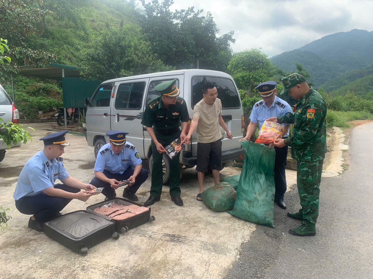 Biên phòng Lạng Sơn: Quyết liệt đấu tranh chống buôn lậu, gian lận thương mại