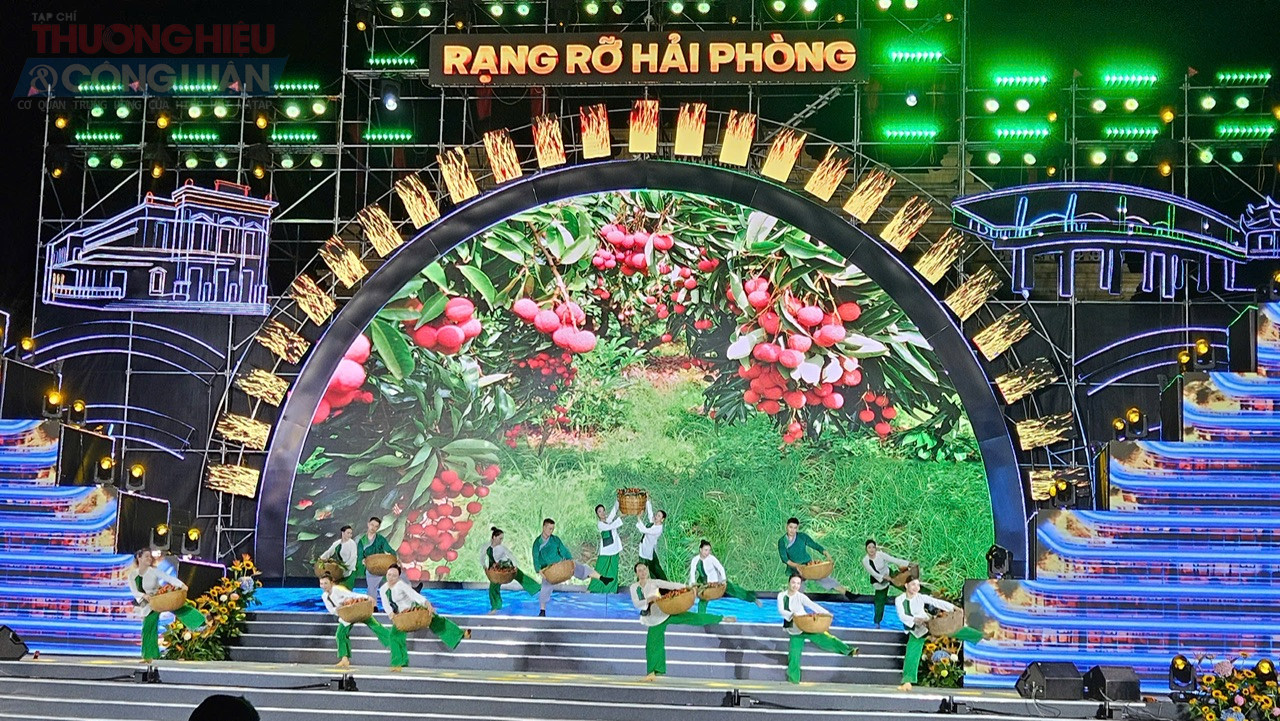 Tiết mục múa: “Mùa vải chín” Tiết mục múa: “Mùa vải chín”