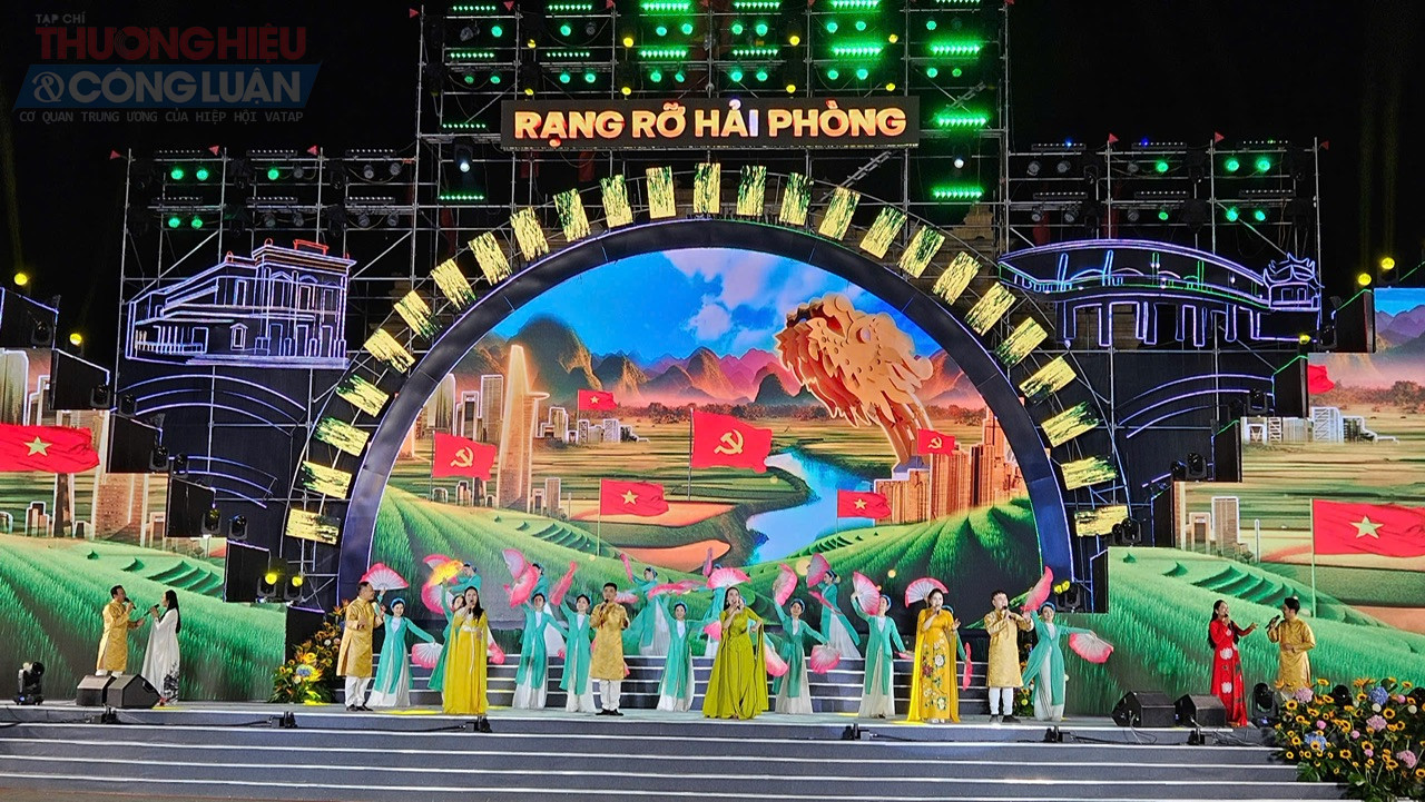 Thành phố Hải Phòng mới bước sang trang mới với những hy vọng mới, thành công mới từ một xứ Đông - vùng đất ngàn năm văn hiến của đất nước. Thành phố Hải Phòng mới bước sang trang mới với những hy vọng mới, thành công mới từ một xứ Đông - vùng đất ngàn năm văn hiến của đất nước.