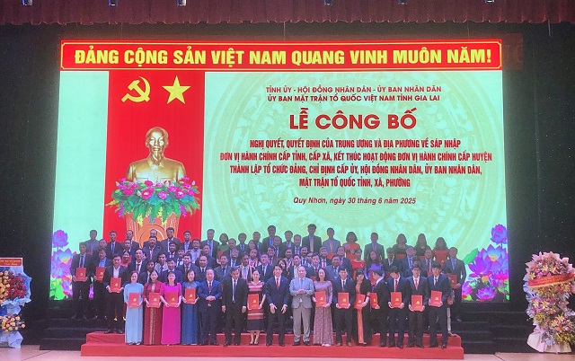 77 Bí thư Đảng ủy xã, phường mới ở khu vực Gia Lai (cũ) ra mắt. Ảnh: Viết Hiền