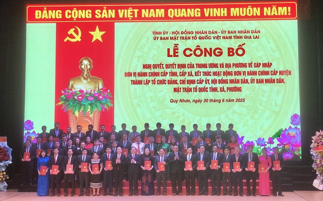 58 Bí thư Đảng ủy xã, phường mới ở khu vực Bình Định ra mắt. Ảnh: VH