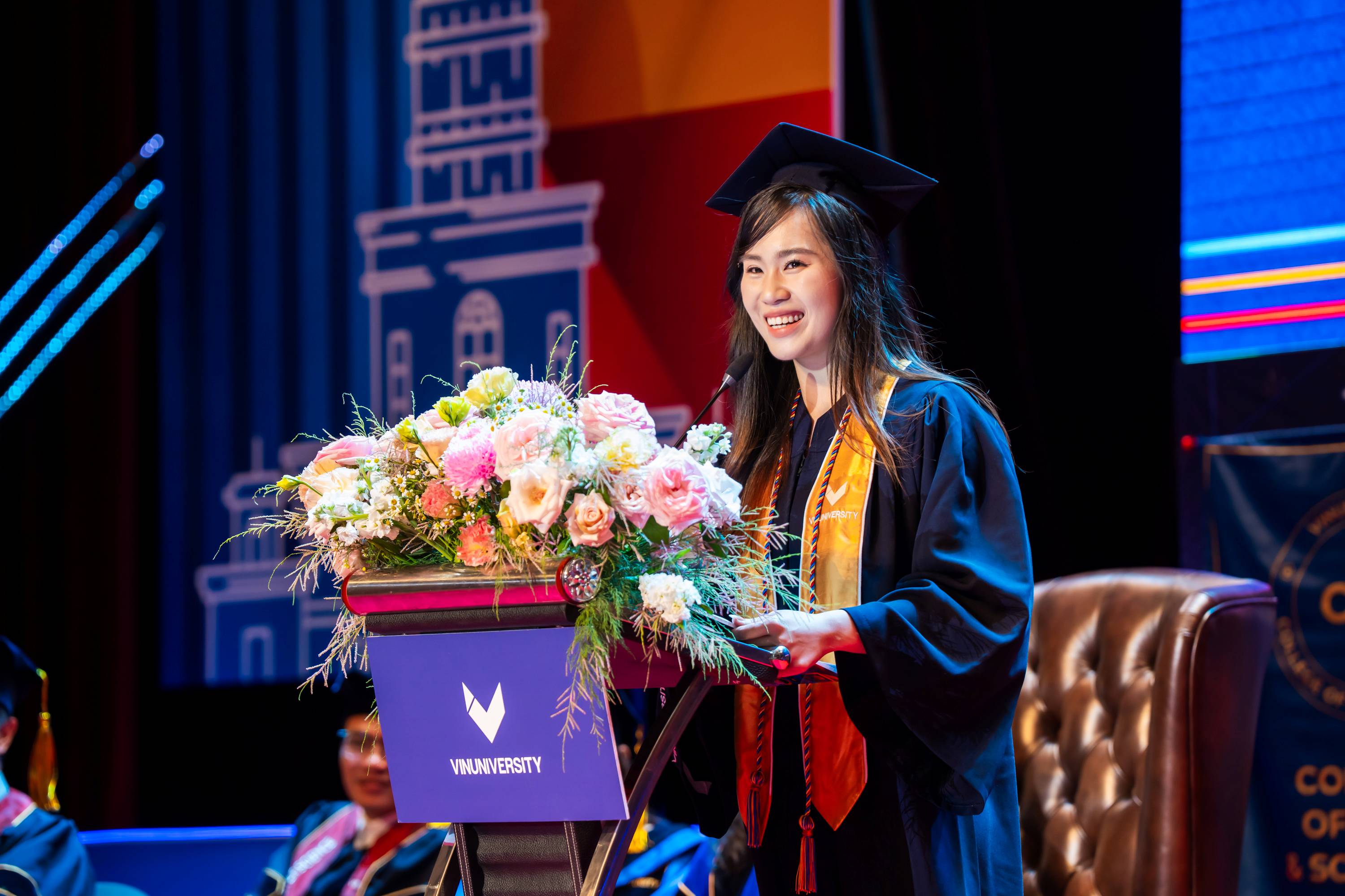 Tân khoa Phan Hữu Hoàng Gia Bảo, Viện Kinh doanh Quản trị đại diện sinh viên khóa 2 phát biểu trong ngày lễ trọng đại Tân khoa Phan Hữu Hoàng Gia Bảo, Viện Kinh doanh Quản trị đại diện sinh viên khóa 2 phát biểu trong ngày lễ trọng đại