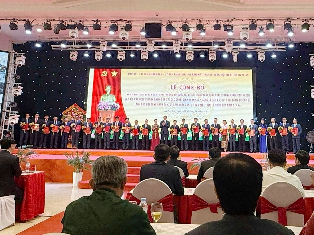 Nghệ An tổ chức lễ công bố mô hình chính quyền địa phương 2 cấp