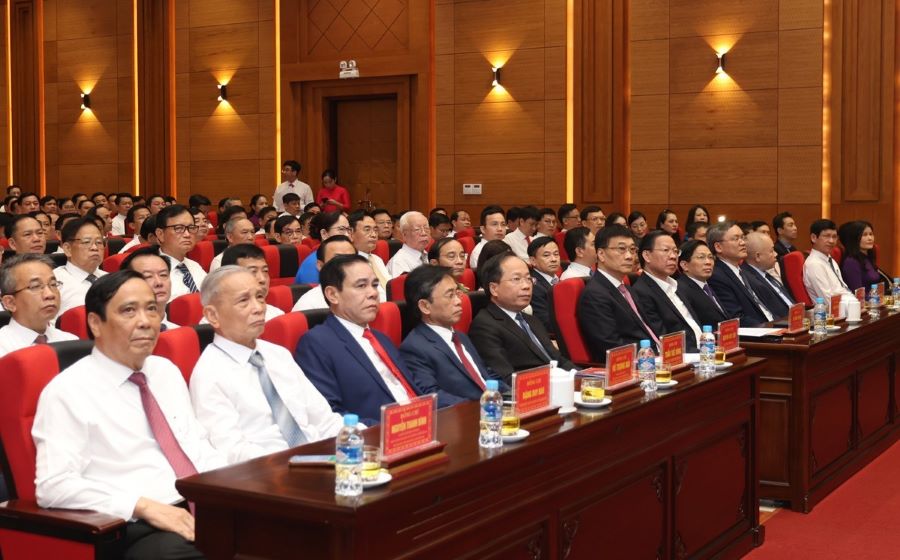 Đại biểu tham dự lễ công bố.