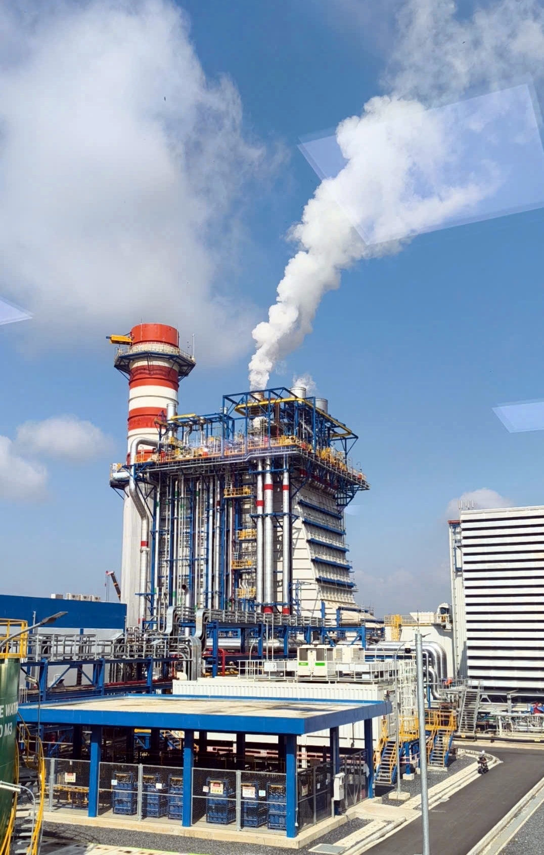 Một góc Nhà máy điện Nhơn Trạch 4 Một góc Nhà máy điện Nhơn Trạch 4