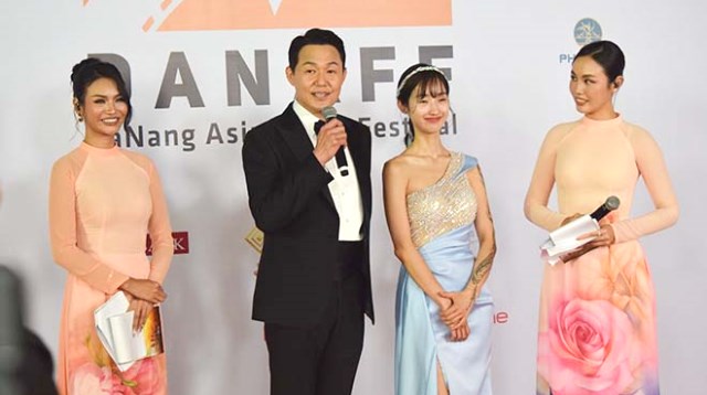 Các diễn viên điện ảnh Hàn Quốc tại thảm đỏ Liên hoan phim Châu Á Đà Nẵng lần thứ III, 2025.