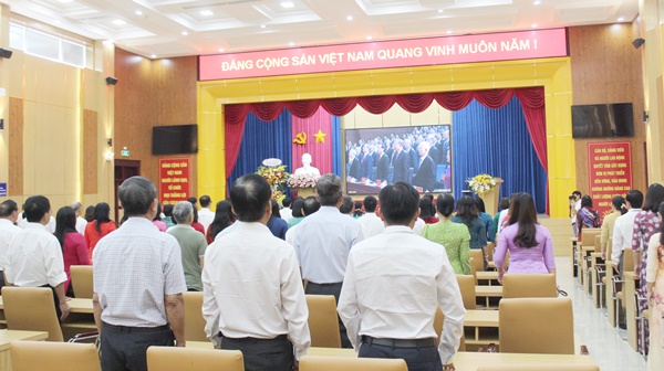 Hình ảnh chào cờ tại điểm cầu Phường Vũng Tàu