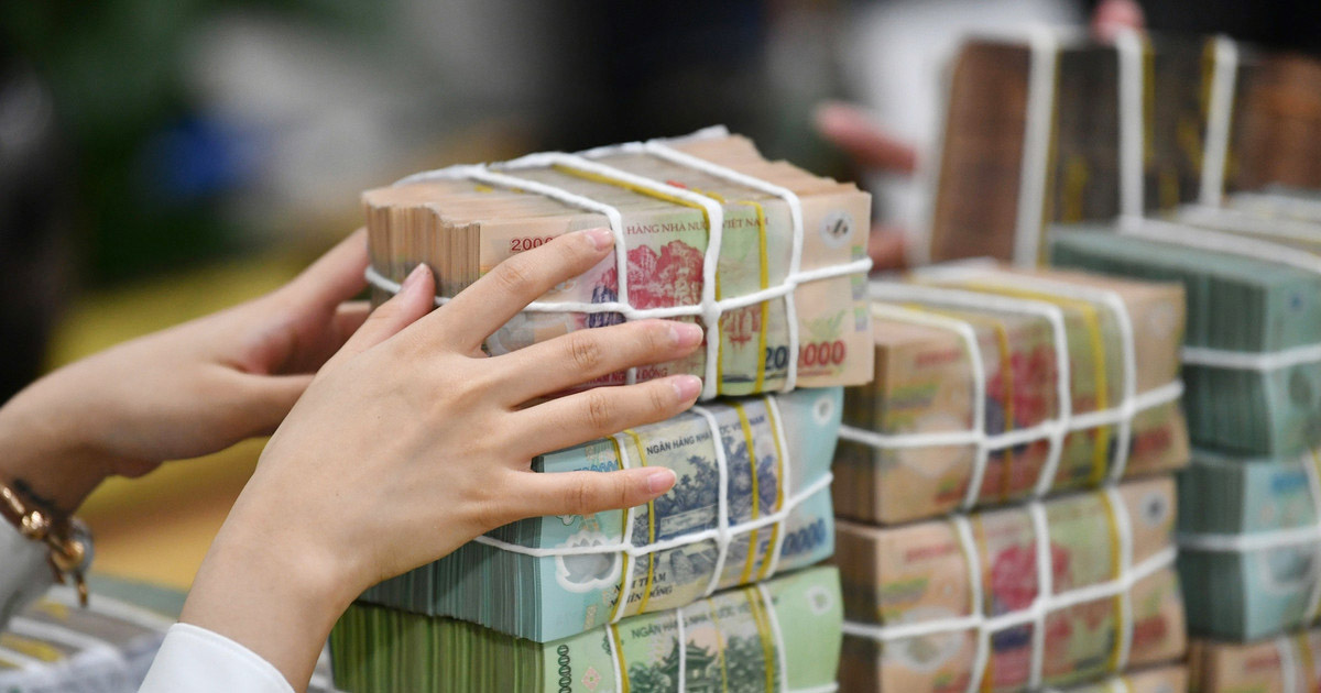 Hiện, chỉ còn 3 ngân hàng niêm yết mức từ 6%/năm trở lên. (Ảnh minh họa)