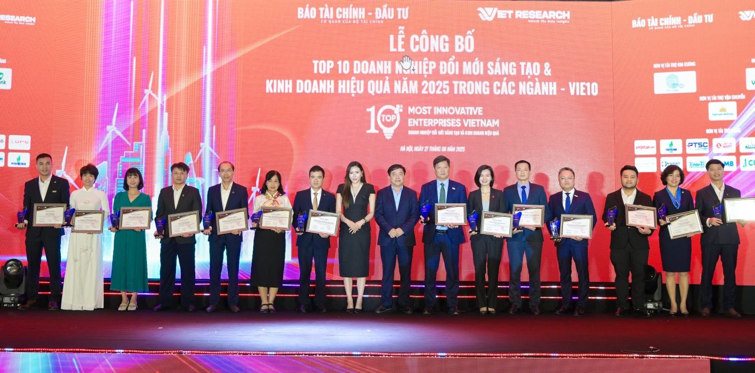 Petrovietnam và nhiều đơn vị thành viên được vinh danh tại Lễ trao giải ESG Việt Nam Xanh 2025