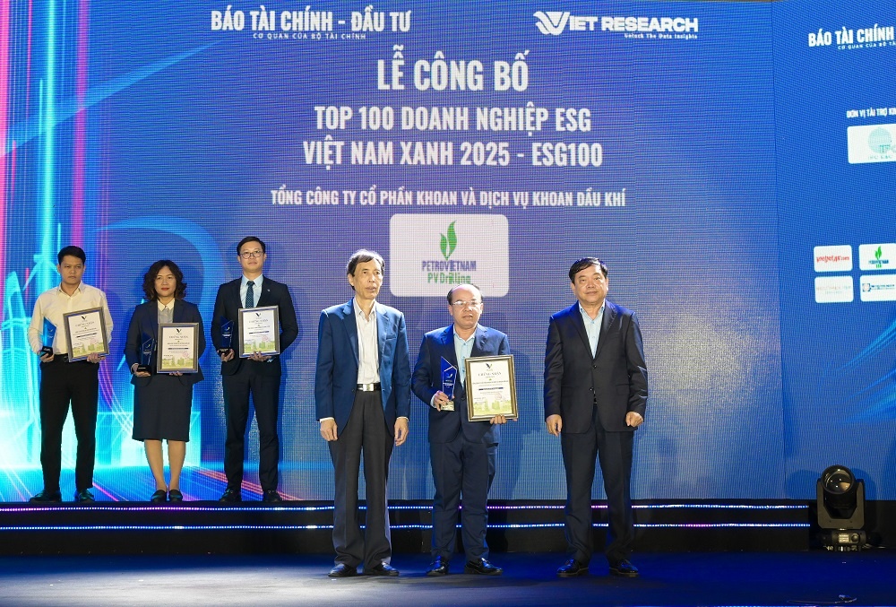 Ông Nguyễn Ngọc Trường, Trưởng Ban Tài chính - Kế toán Tổng công ty đại diện PV Drilling nhận Top 100 Doanh nghiệp ESG Việt Nam Xanh 2025 (ESG100) Ông Nguyễn Ngọc Trường, Trưởng Ban Tài chính - Kế toán Tổng công ty đại diện PV Drilling nhận Top 100 Doanh nghiệp ESG Việt Nam Xanh 2025 (ESG100)