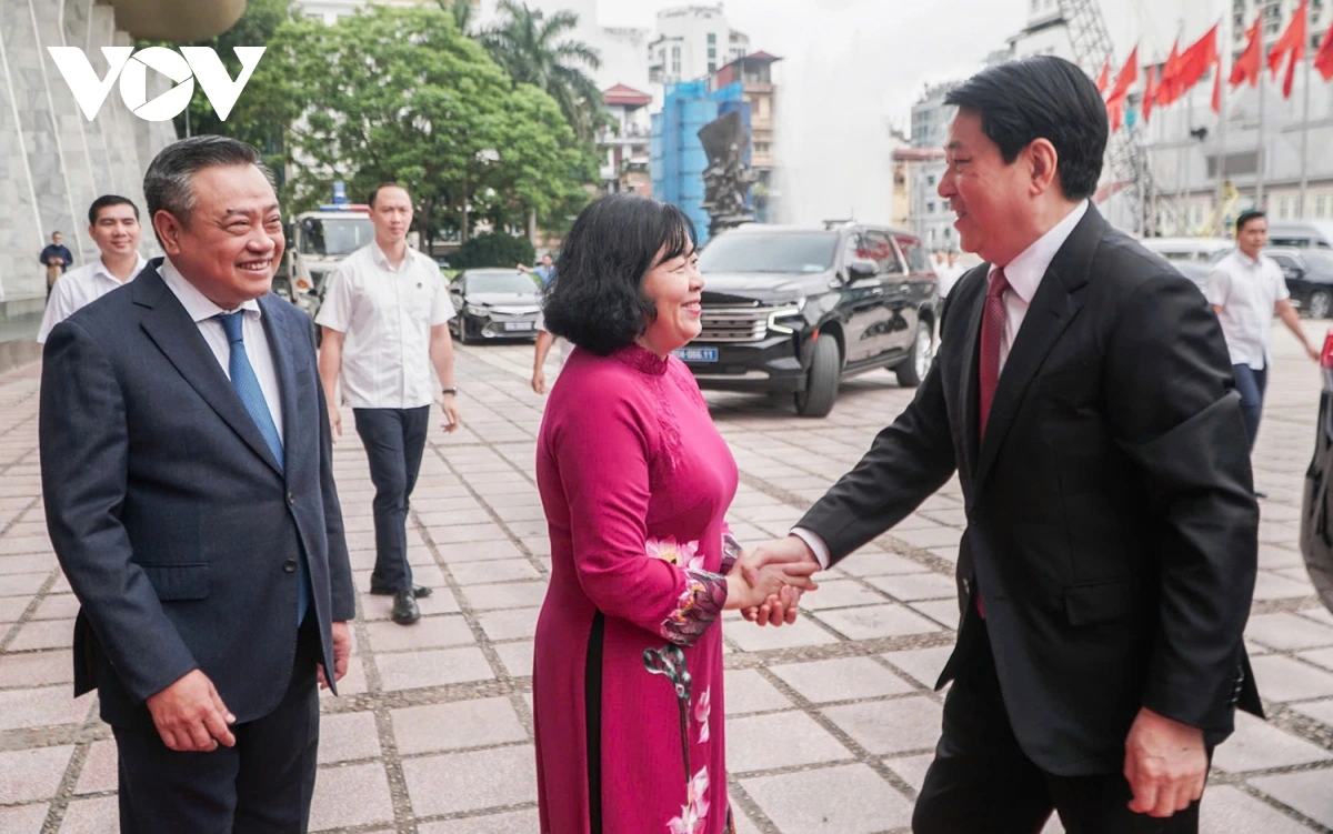 Lãnh đạo TP Hà Nội đón Chủ tịch nước Lương Cường dự lễ công bố tại Cung Văn hoá Hữu nghị Việt Xô
