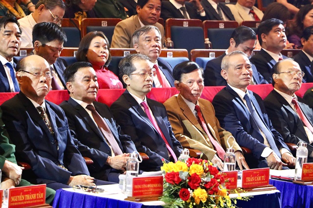 Các đại biểu Trung ương và địa phương đến dự Các đại biểu Trung ương và địa phương đến dự