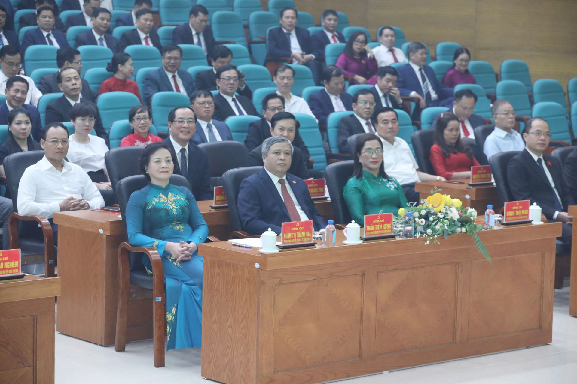 Các đại biểu tham dự hội nghị Các đại biểu tham dự hội nghị