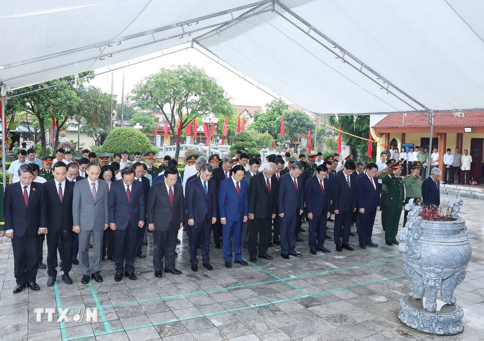 Tổng Bí thư Tô Lâm cùng các đồng chí lãnh đạo, nguyên lãnh đạo Đảng, Nhà nước và các đại biểu dự Lễ kỷ niệm 110 năm Ngày sinh Tổng Bí thư Nguyễn Văn Linh (01/7/1915-01/7/2025).