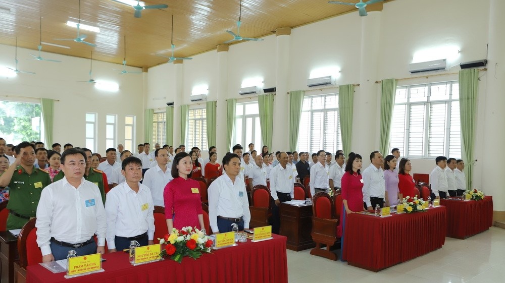 Bí thư Tỉnh ủy Nguyễn Doãn Anh đã dự Kỳ họp thứ nhất, HĐND xã Quảng Ninh. Bí thư Tỉnh ủy Nguyễn Doãn Anh đã dự Kỳ họp thứ nhất, HĐND xã Quảng Ninh.