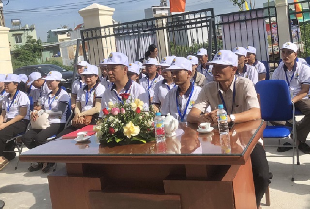 Lãnh đạo, quan khách tham dự Lễ ra quân. Ảnh: Viết Hiền