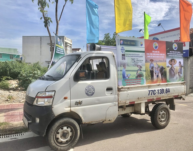 Xe loa cổ động ra quân tuyên truyền về Tổng điều tra TĐTNT-2025. Ảnh: Viết Hiền