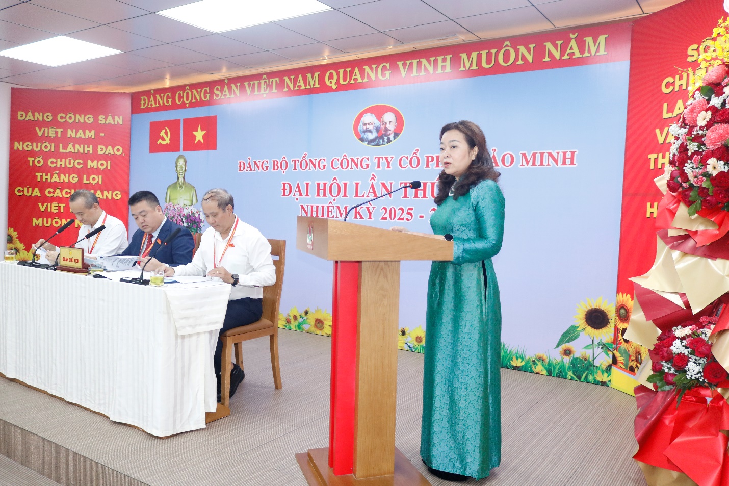 Đồng chí Nguyễn Trung Châu Tuyên phát biểu chỉ đạo Đại hội