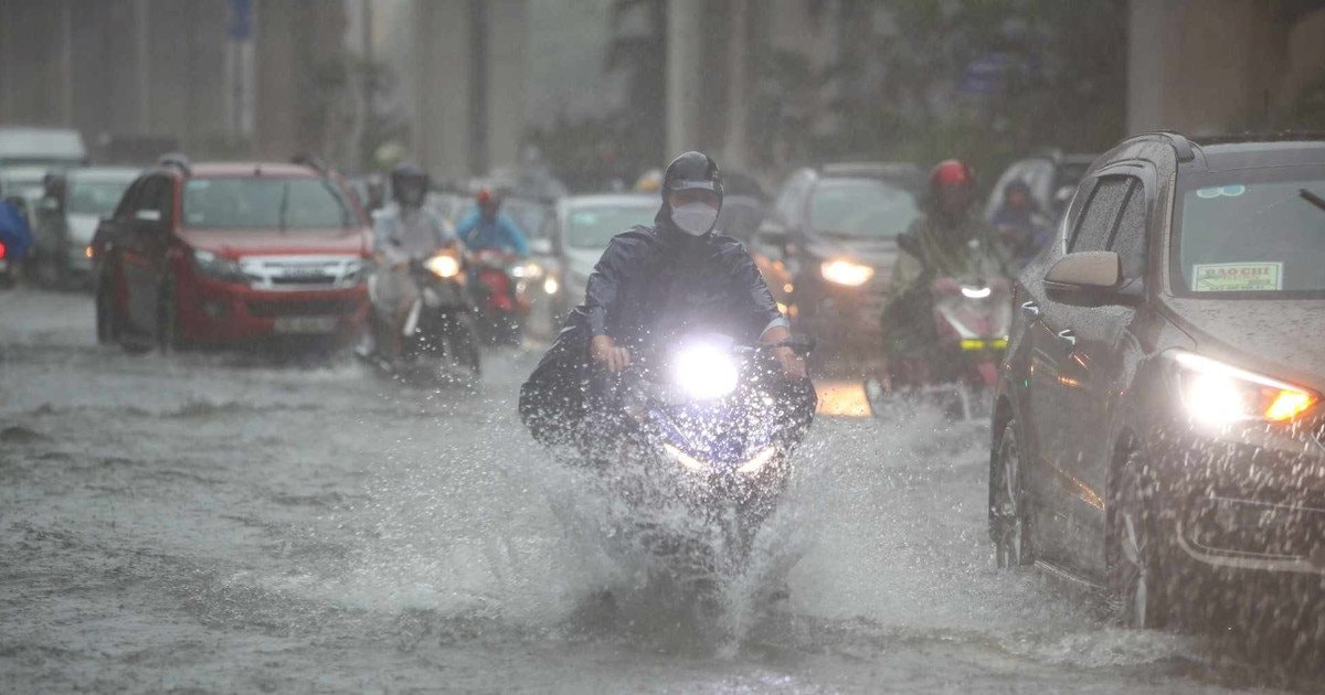 Miền Bắc, Hà Nội mưa to.