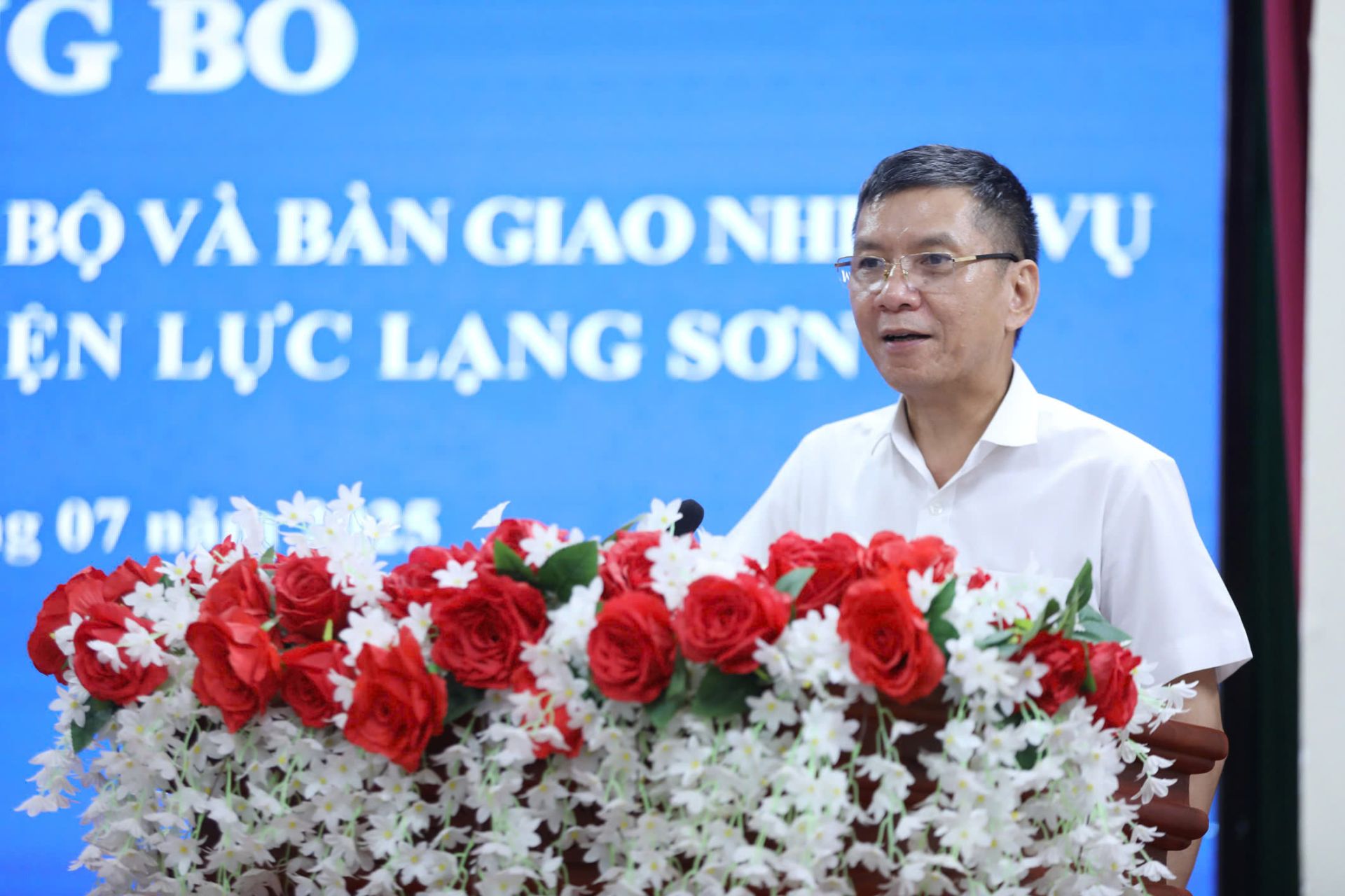 Tân Giám đốc Công ty Điện lực Lạng Sơn Trần Hồ Nam phát biểu tại chương trình