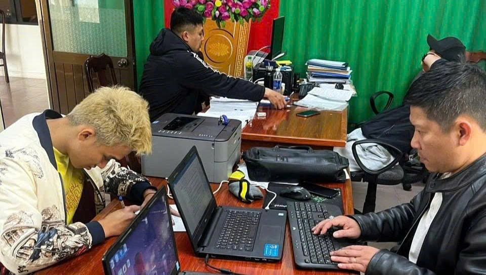 Cơ quan công an đang tiếp tục mở rộng điều tra vụ án. Cơ quan công an đang tiếp tục mở rộng điều tra vụ án.