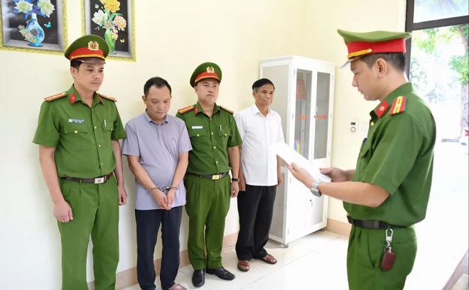 Bắt giám đốc công ty sản xuất mỹ phẩm giả tại Phú Thọ
